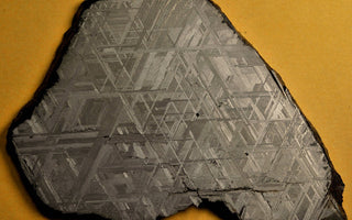 Por que escolher um mostrador meteorito? O apelo do artesanato cósmico