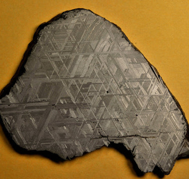 Por que escolher um mostrador meteorito? O apelo do artesanato cósmico
