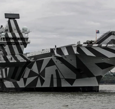 Pintando navios de guerra como arte: as origens da camuflagem disruptiva.